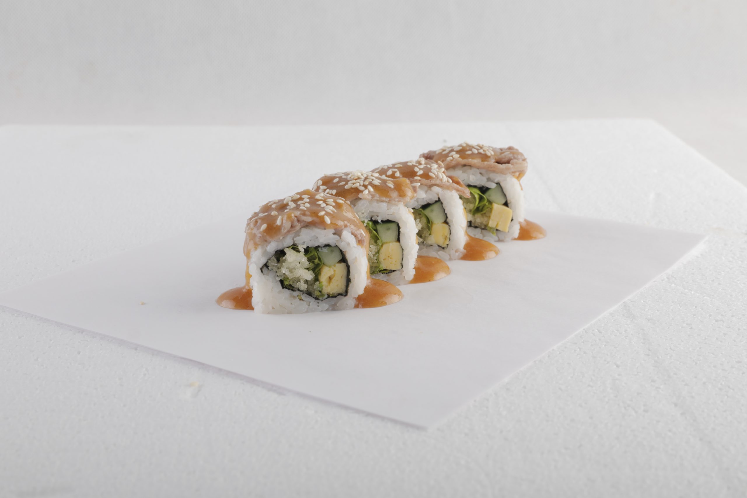 CRUNCHY BEEF MISO ROLL